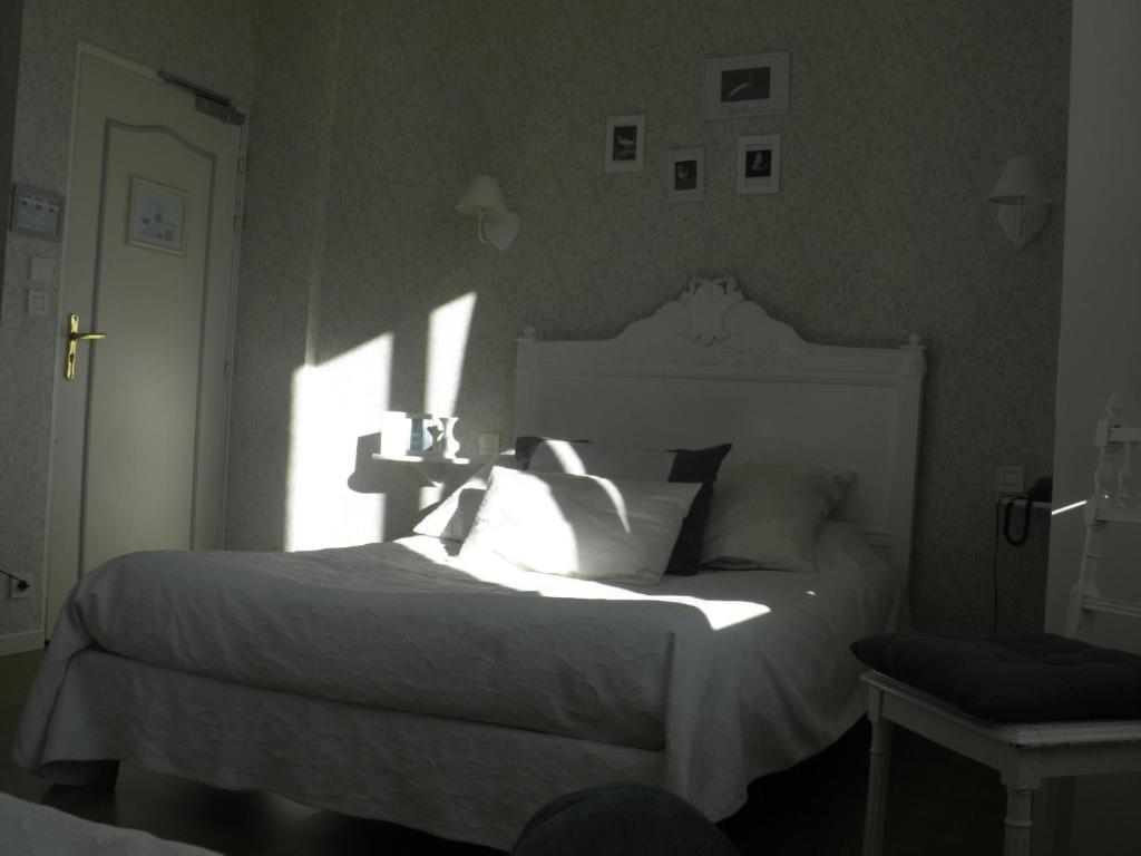 La Ferme Des 3 Maillets Hotel Avaray Room photo