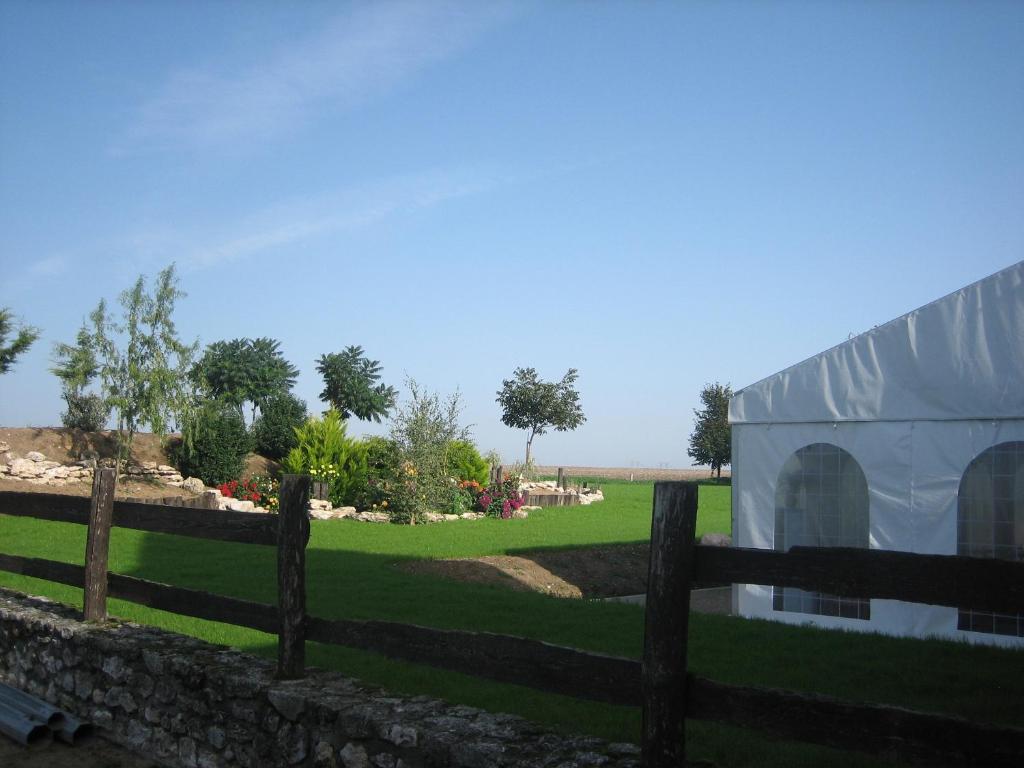 La Ferme Des 3 Maillets Hotel Avaray Exterior photo