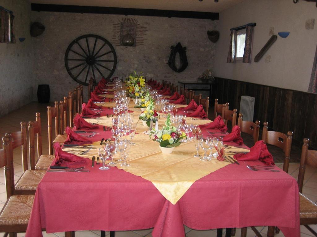 La Ferme Des 3 Maillets Hotel Avaray Exterior photo